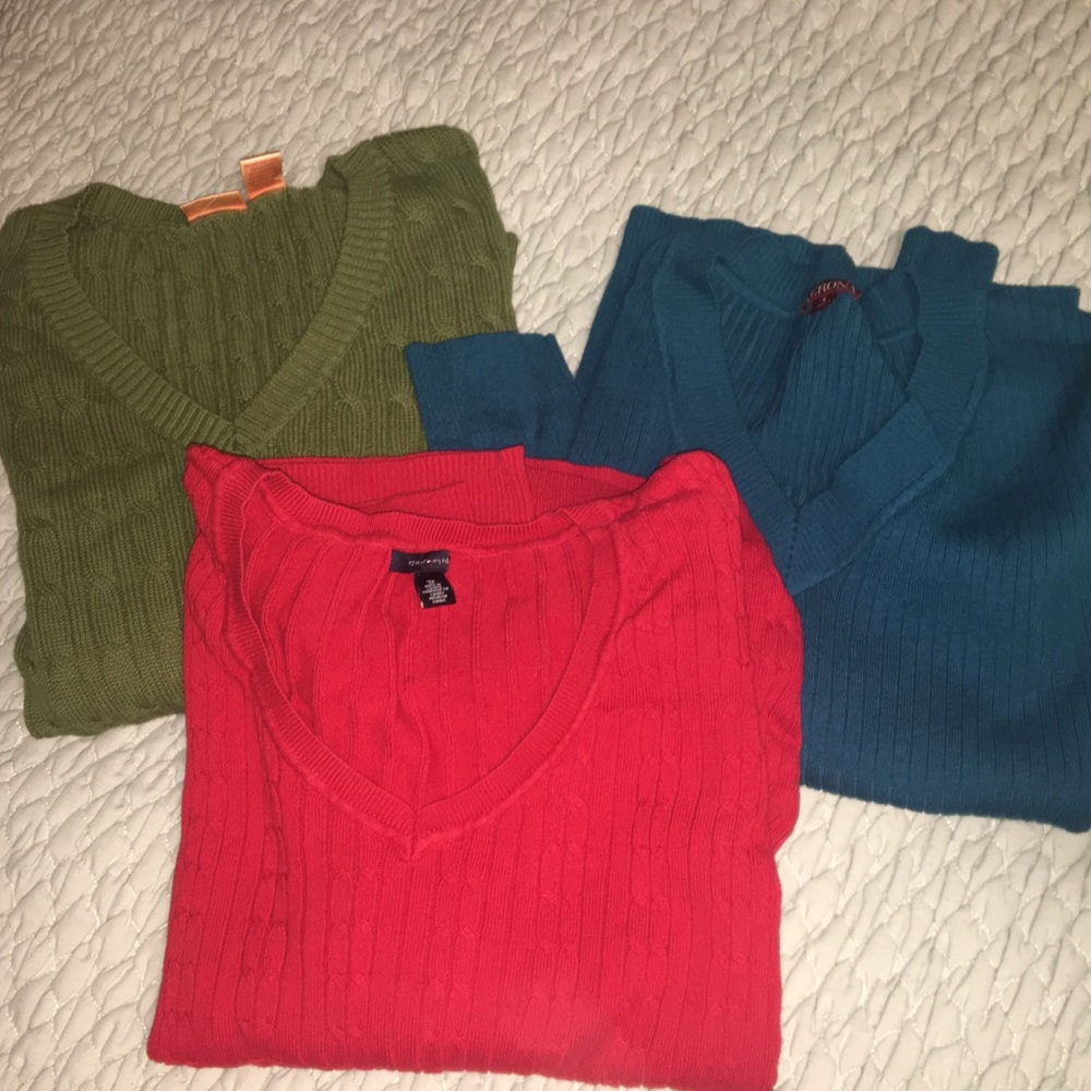 3 sweaters for the price of 1 the size 22/24